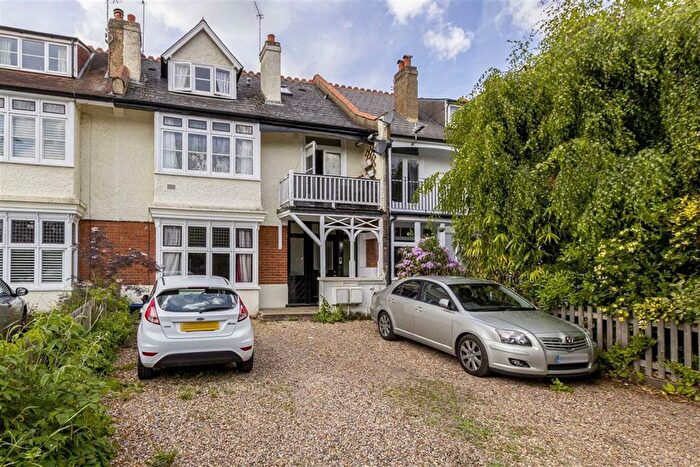 Studio To Rent In Elmers Drive, Teddington, TW11