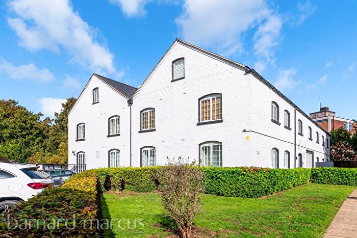 1 Bedroom Flat For Sale In London Road, Mitcham, CR4