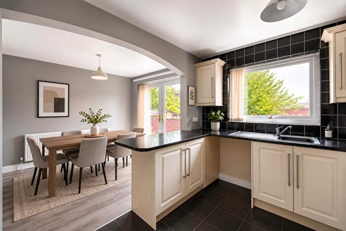 2 Bedroom Flat For Sale In St. Silas's Road, Blackburn, BB2