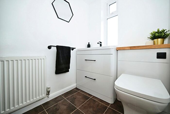 4 Bedroom Detached House For Sale In Montague Road, Woodlands, Rugby, CV22