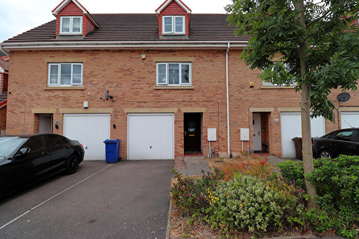 3 Bedroom Town House For Sale In St Helens Avenue, Barnsley, S71