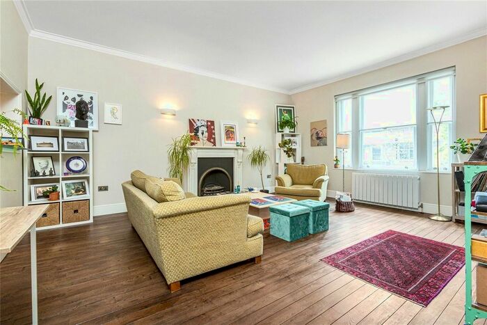 2 Bedroom Flat To Rent In Redcliffe Gardens, London, SW10