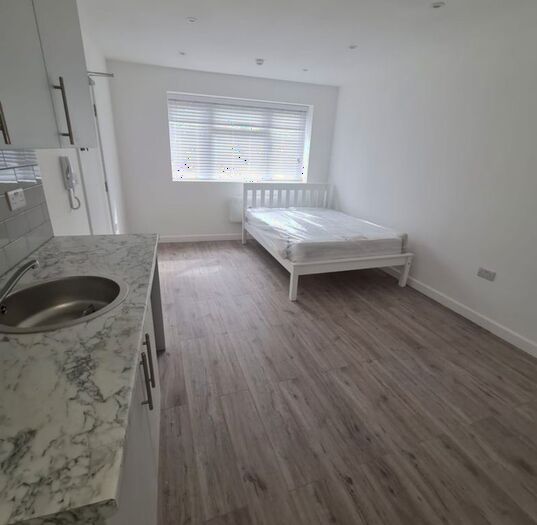Studio To Rent In Studio D, London, SE6