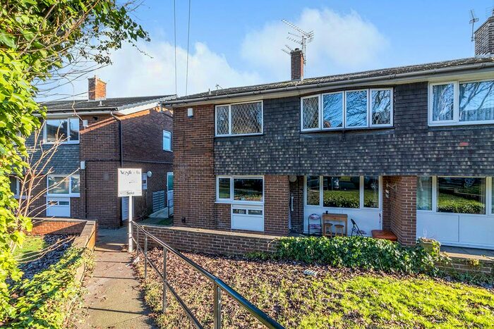 2 Bedroom Flat To Rent In Copper Close, Barnsley, South Yorkshire, S70