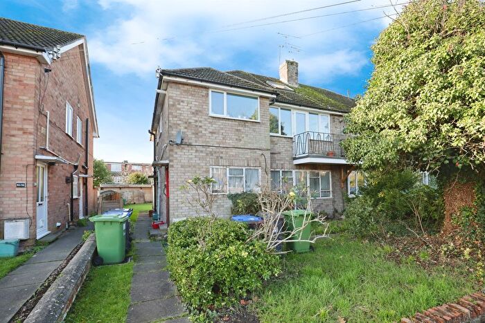 3 Bedroom Maisonette For Sale In Coniston Road, Leamington Spa, CV32