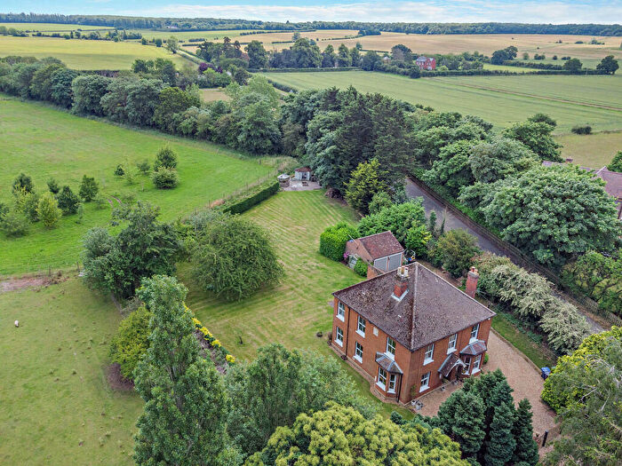 5 Bedroom Detached House For Sale In Gamlingay, Cambridgeshire, SG19