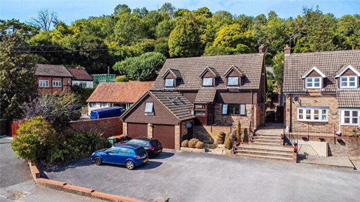 4 Bedroom Detached House For Sale In Castle Hill Road, Totternhoe, Bedfordshire, LU6