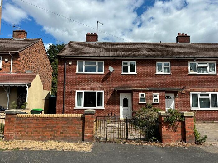 3 Bedroom End Of Terrace House For Sale In Oval Road, Tipton, DY4