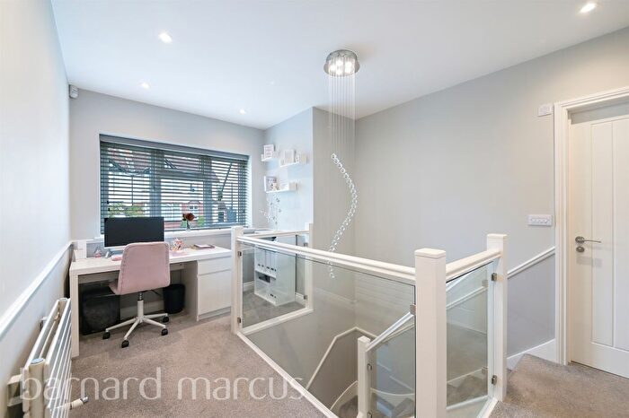 5 Bedroom Detached House For Sale In Sandy Lane South, Wallington, SM6