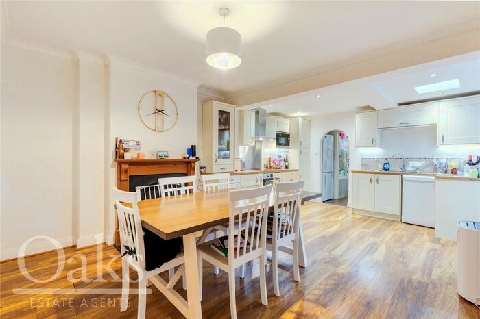 3 Bedroom Semi-Detached House To Rent In Exeter Road, Addiscombe, Croydon, CR0