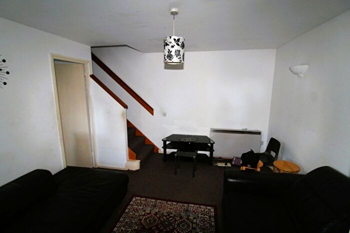 1 Bedroom End Terrace House For Sale In Beaulieu Close, Hounslow, TW4