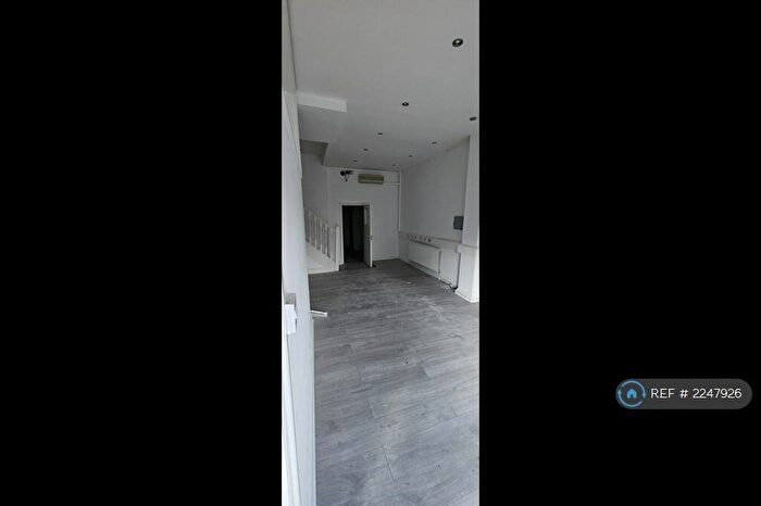 5 Bedroom End Of Terrace House To Rent In Old Kent Road, London, SE15