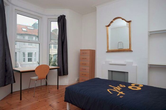 4 Bedroom Terraced House To Rent In Queens Park Road, Brighton, BN2