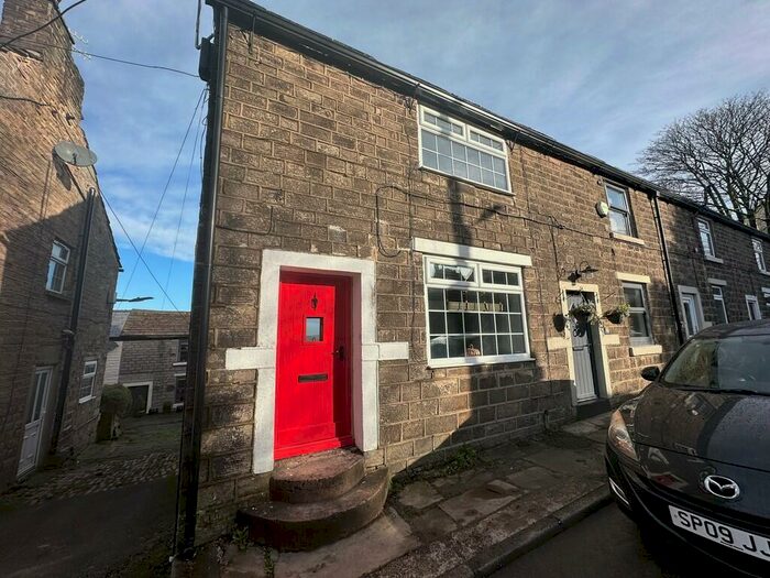 2 Bedroom Cottage To Rent In Town Lane, Charlesworth, SK13