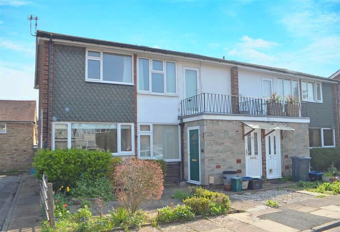 2 Bedroom Maisonette To Rent In Belvedere Close, Teddington, TW11