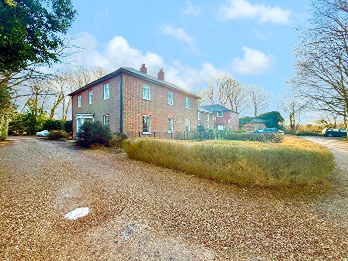 2 Bedroom Apartment To Rent In Hound Road, Netley Abbey, SO31