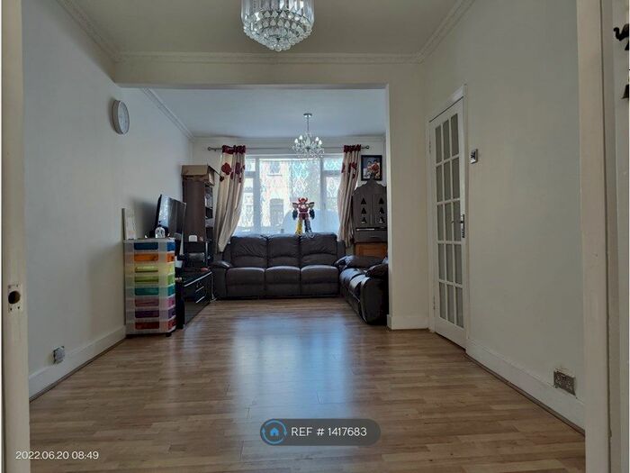 2 Bedroom End Of Terrace House To Rent In Llanover Road, London, HA9