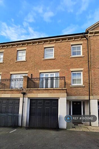4 Bedroom Terraced House To Rent In Rainbow Road, Erith, DA8