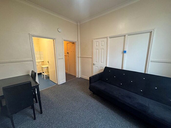 1 Bedroom Flat To Rent In Old Christchurch Road, Bournemouth, BH1