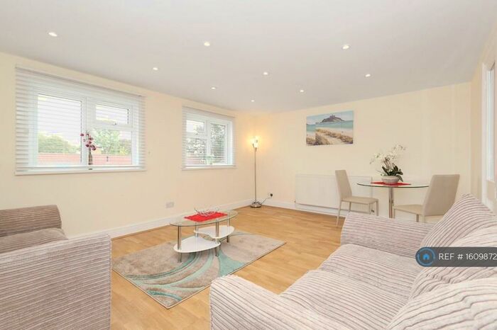 1 Bedroom Flat To Rent In High Road, London, N15