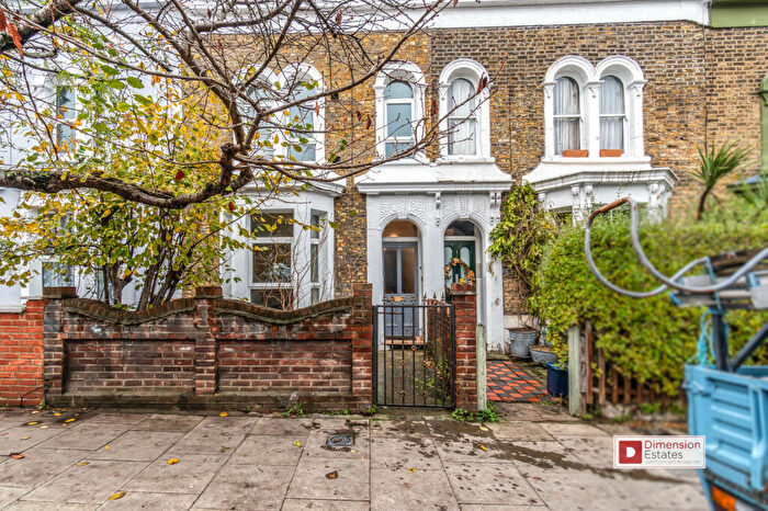 4 Bedroom Terraced House To Rent In Dunlace Road, Lower Clapton, Hackney, E5