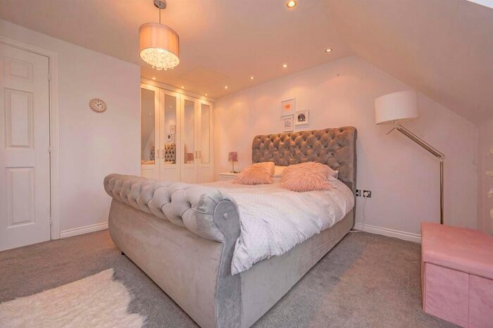 3 Bedroom Town House For Sale In Hawthorn Avenue, Mawsley, Kettering, NN14