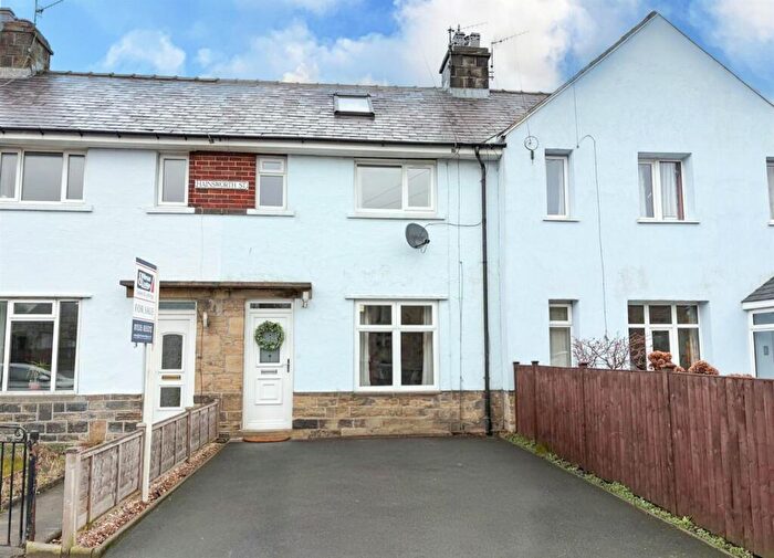 3 Bedroom Town House For Sale In Hainsworth Street, Silsden, BD20