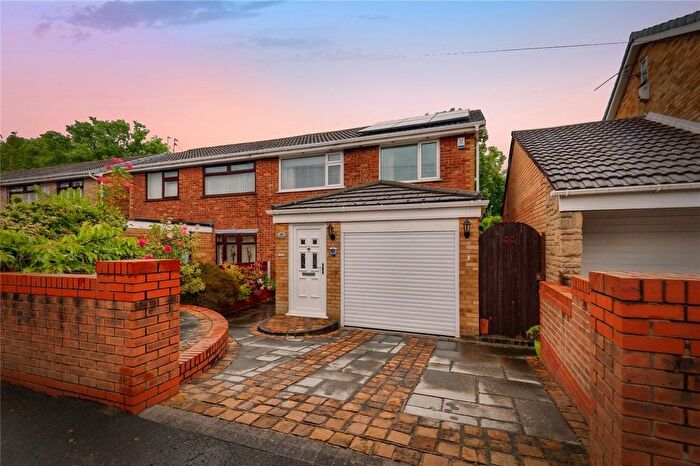 3 Bedroom Semi-Detached House For Sale In Renfrew Avenue, St. Helens, Merseyside, WA11