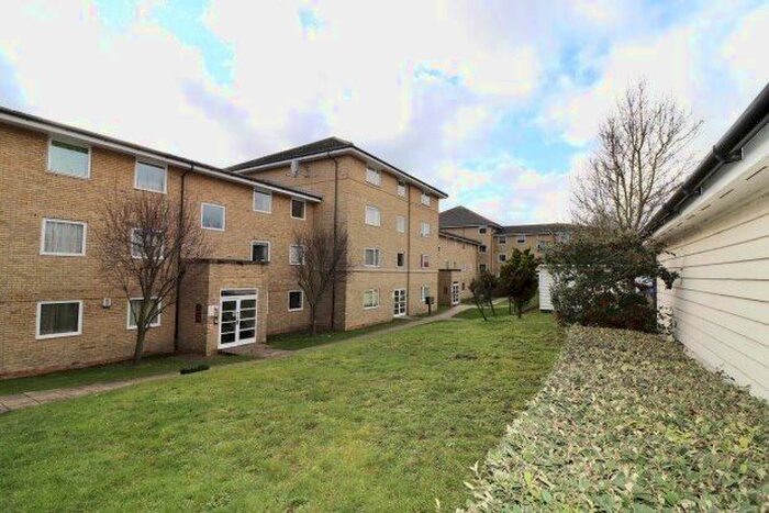 2 Bedroom Flat To Rent In Kingfisher Heights, Grays, RM17