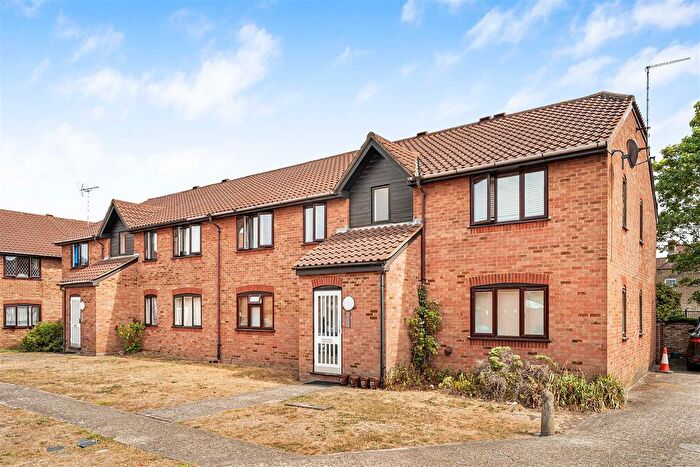 1 Bedroom Flat For Sale In Sewardstone Road, Chingford, E4