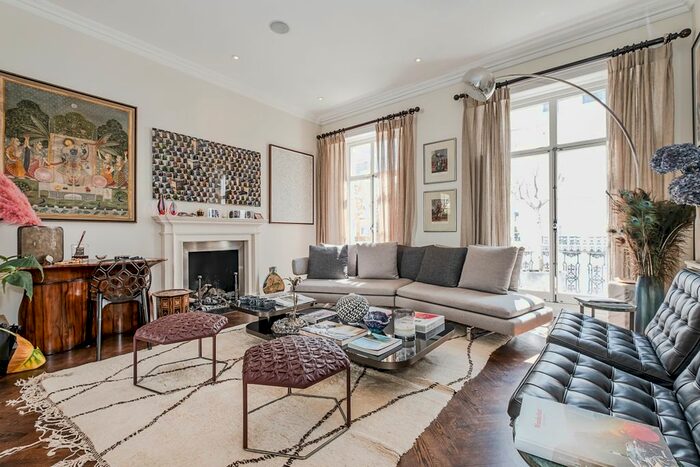 6 Bedroom Flat To Rent In Ovington Square, London, SW3