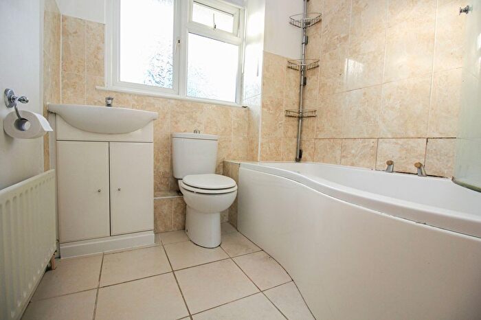 3 Bedroom End Of Terrace House For Sale In Edelvale Road, Bitterne, SO18