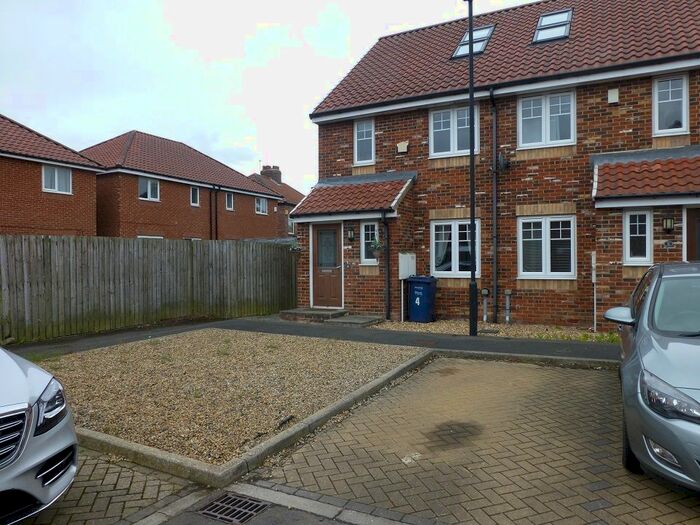 3 Bedroom End Of Terrace House To Rent In Alnmouth Court, Newcastle Upon Tyne, NE5