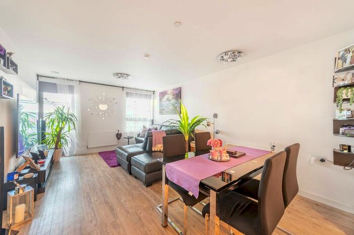 2 Bedroom Flat For Sale In High Road, Wembley Park, Wembley, HA9