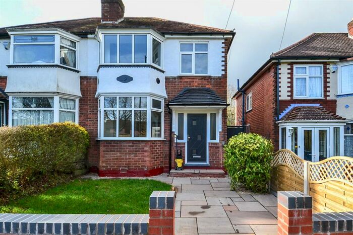 3 Bedroom Semi-Detached House To Rent In Lickey Road, Rednal, Birmingham, West Midlands, B45
