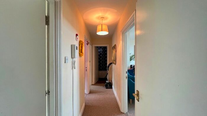 2 Bedroom Flat To Rent In Sunny Gardens Road, London, NW4