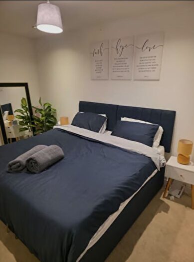 End Terrace House To Rent In Castle Road, Chatham, Kent, ME4