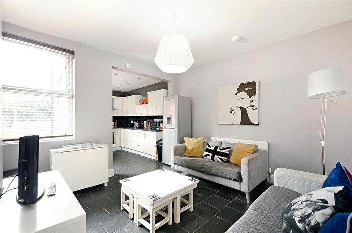 4 Bedroom House To Rent In Western Road Crookes Sheffield, S10