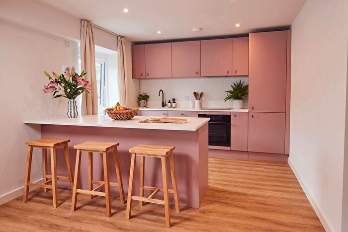 2 Bedroom Flat To Rent In South Street, Exeter, EX1