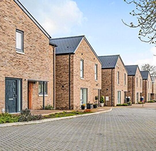 5 Bedroom House To Rent In Deans Lane, Edgware, HA8