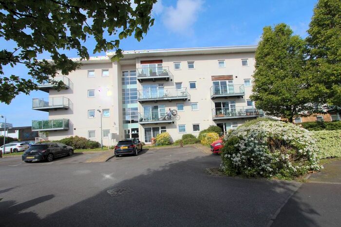 2 Bedroom Flat To Rent In Bircham Road, Southend On Sea, SS2