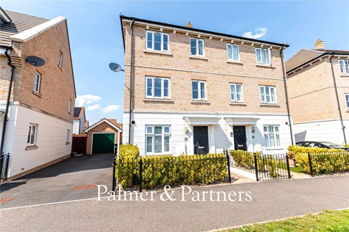 4 Bedroom Semi-Detached House For Sale In Brooke Way, Stowmarket, Suffolk, IP14