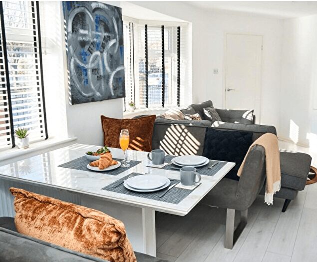 2 Bedroom Flat To Rent In Kemble Road, Croydon, CR0