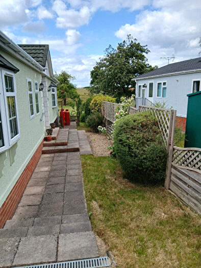 2 Bedroom Park Home For Sale In Tewkesbury, Gloucestershire, GL20