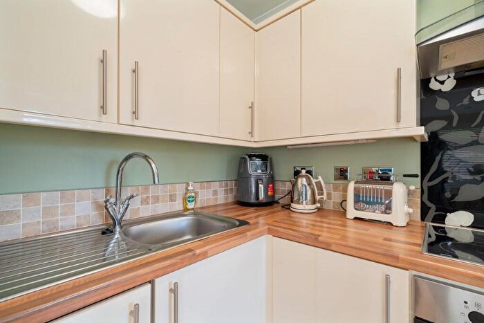 2 Bedroom Semi-Detached Bungalow For Sale In Baldorran Crescent, Balloch, G68