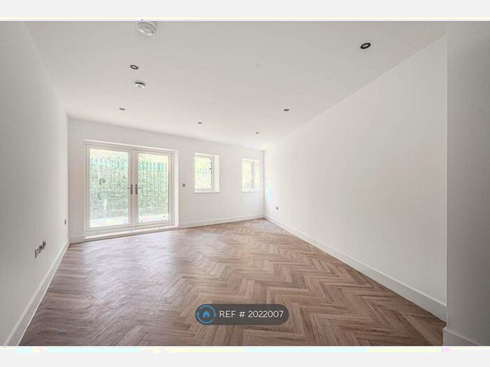 2 Bedroom Flat To Rent In Dagmar Road, London, N4