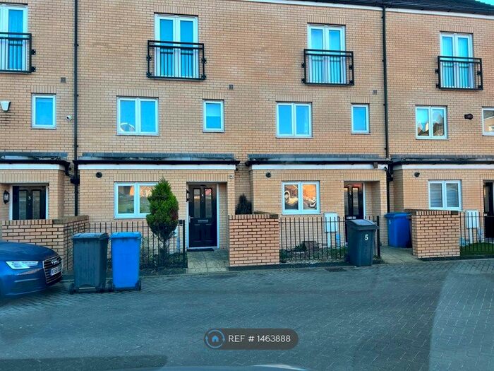 3 Bedroom Terraced House To Rent In Fox Field Close, Essex, RM20