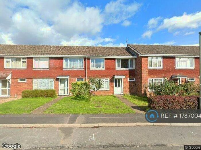 4 Bedroom Terraced House To Rent In Roman Way, Farnham, GU9