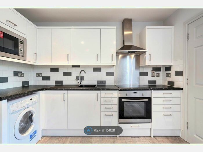 2 Bedroom Flat To Rent In High Street, Tutbury, Burton-On-Trent, DE13