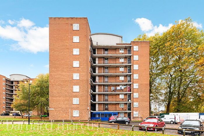 2 Bedroom Flat For Sale In Porthcawe Road, London, SE26